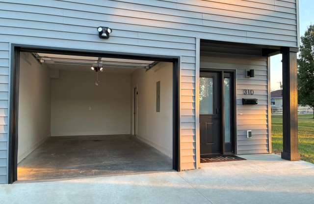 **LESS THAN 10 miles to Fort Knox**