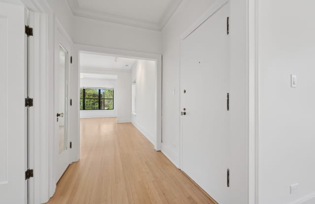 2755 Eastwood Avenue