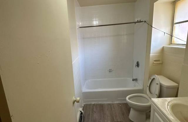 8044 South Ingleside