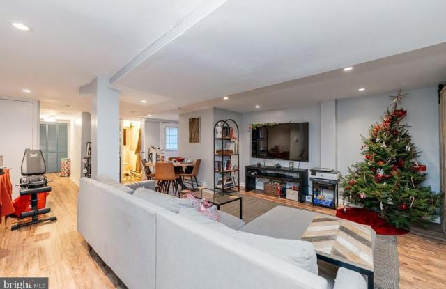 4509 15TH Street NW unit: B