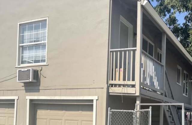 322 W 20th St