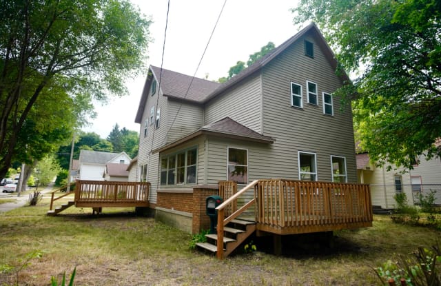 824 Lyon St NE - 824 Lyon Street Northeast, Grand Rapids, MI 49503