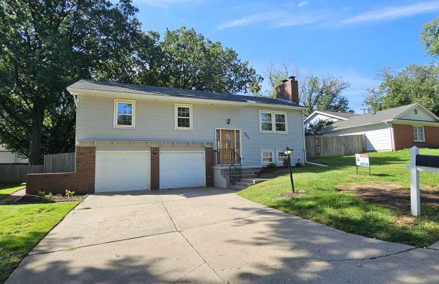 884 East Greenway Court