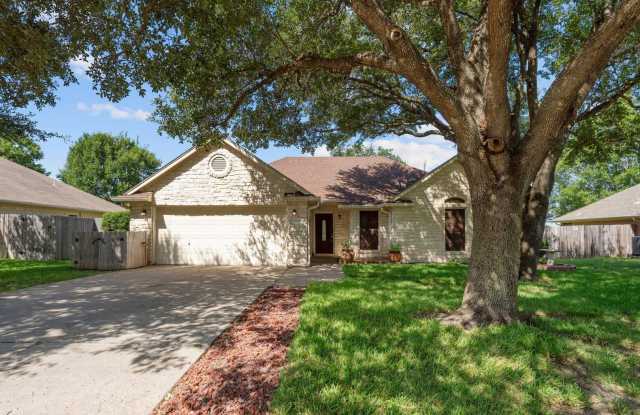 Charming 3 bedroom with large yard - Available now!