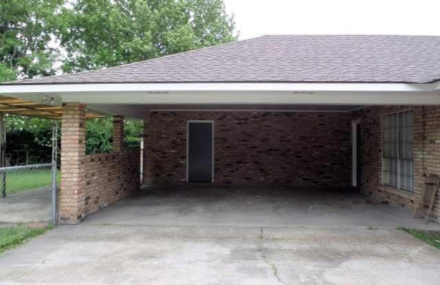 LARGE 4BR SHERWOOD FOREST HOME!