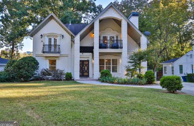 Photo of 50 Lakeland