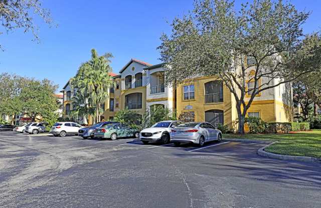 Royal Greens at Gateway 11521 Villa Grand #904