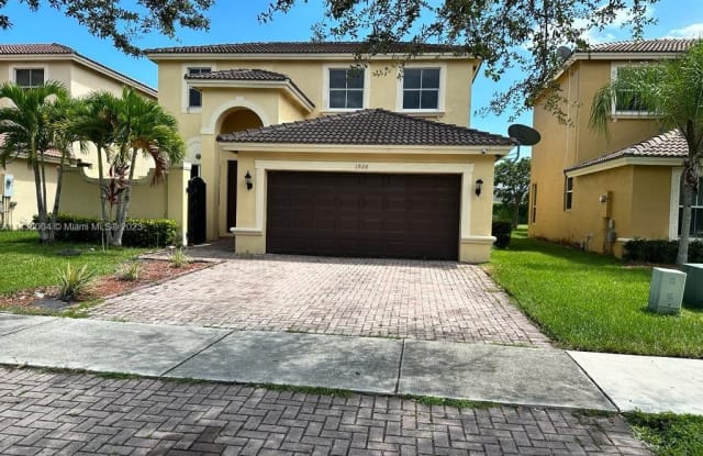 1926 NE 3rd Ct - 1926 Northeast 3rd Court, Homestead, FL 33033