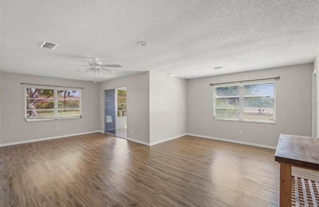 4614 TIPPECANOE TRAIL