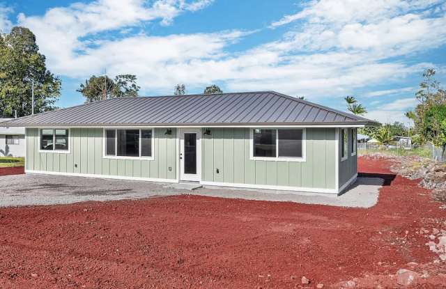 Modern 3BD/2BA Home in Ainaloa | Front Gate & Partially Fenced Yard | $2,300