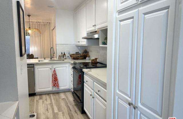 6776 Shearwater Lane