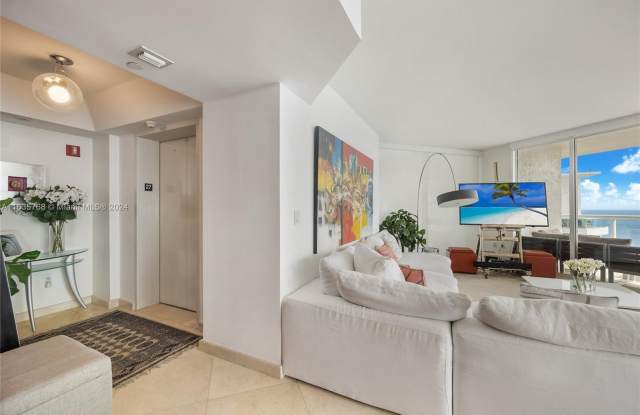 Photo of 18671 Collins Ave