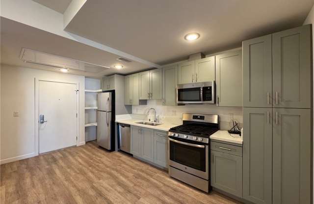 1025 S Berendo Street