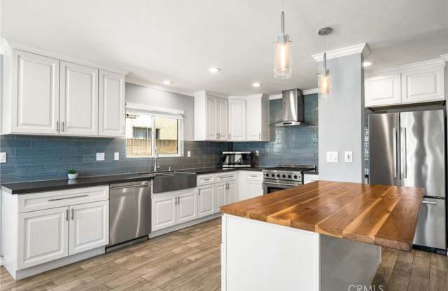 Photo of 1940 E Stearns Avenue