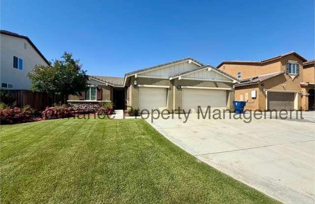 Spacious 4 Bed/2 Bath SW Bakersfield Home w/ RBP & $0 Deposit Option