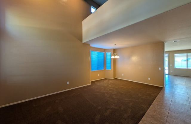 202 East Calle Vivaz