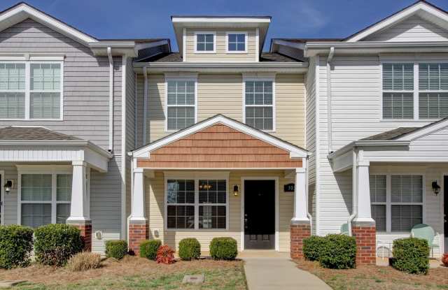 Charming Condominium With Breakfast Bar Close To Tennova, Shopping and I-24