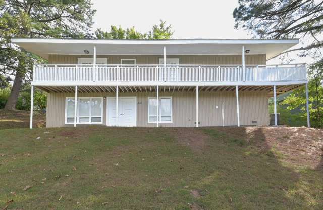 Photo of 1520 Garland Ave