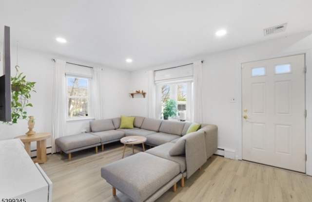 499 Diamond Spring Road