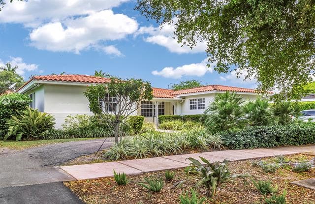 5322 Orduna Dr - 5322 Orduna Dr, Coral Gables, FL 33146