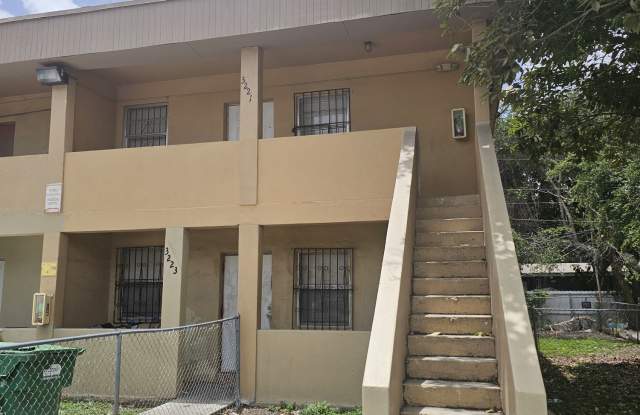 3225 Northwest 48th Street