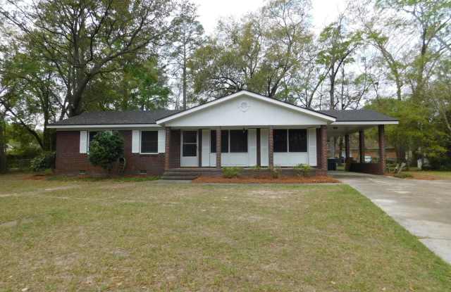 Convenience and charm - 3 Garey Circle, Valdosta, GA 31602