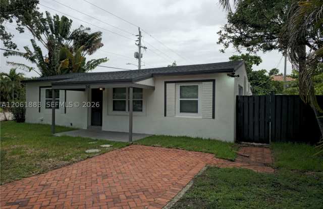 1141 SW 8th Ter