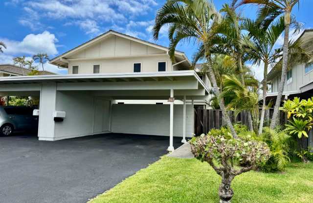 3/2.5/2 Townhome located in Kuapa Isle-Water Front-Large Covered Deck