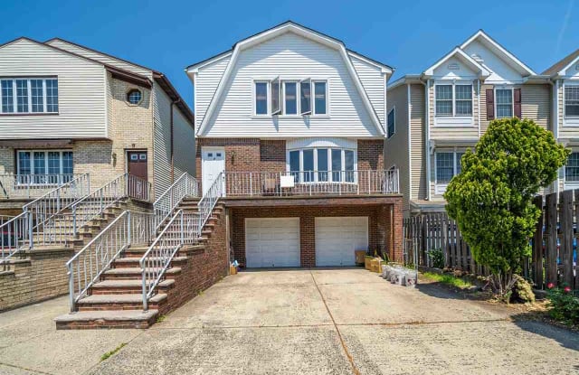 7 COLUMBUS DR - 7 Columbus Drive, Bayonne, NJ 07002