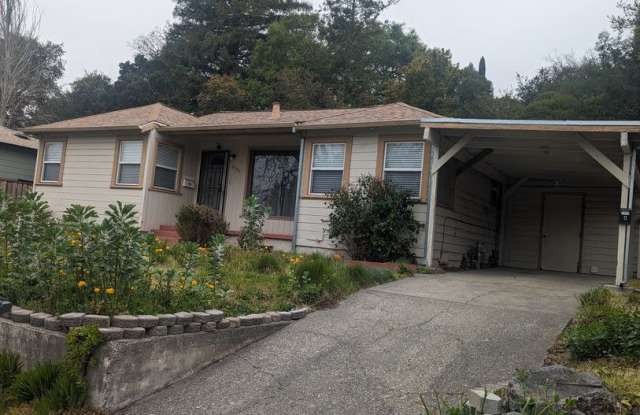 ALL UTILITIES INCLUDED! 3 bedroom 1 bath Single Family Home - 2174 Franklin Avenue, Santa Rosa, CA 95404