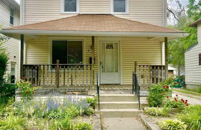 215 E SARATOGA