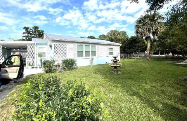 1212  Raymond Avenue - 1212 Raymond Avenue, Fort Pierce, FL 34950