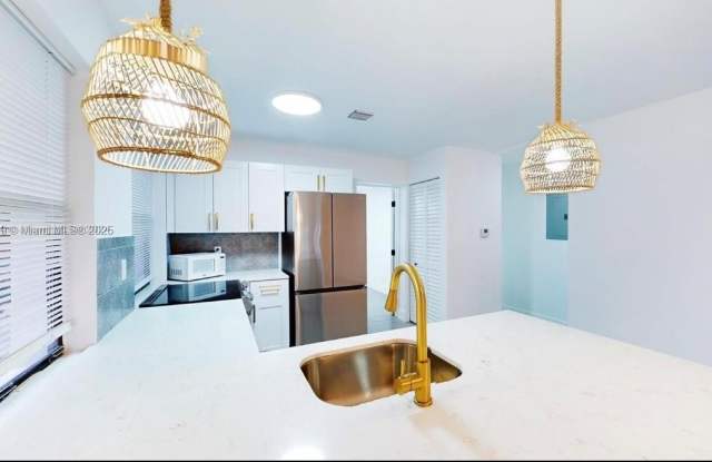 Photo of 2529 NE 181st St