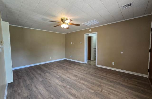 Cute 2 bedroom home near OBU