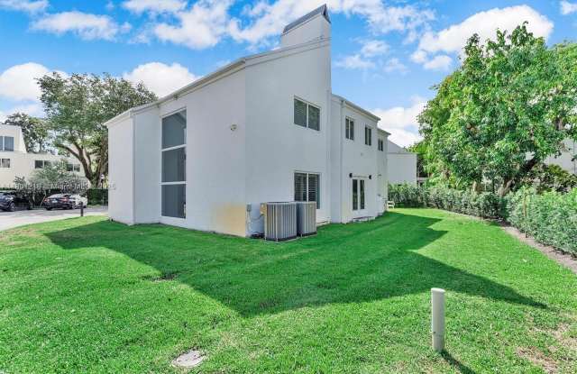 1981 S Oak Haven Cir