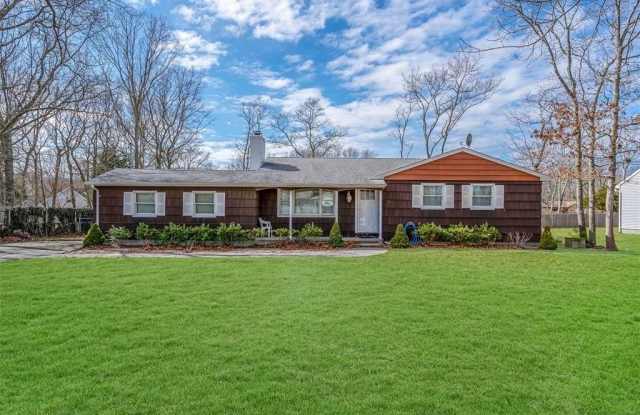 Photo of 168 W Tiana Road