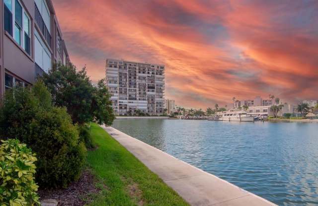 Photo of 7540 BAY ISLAND DRIVE S