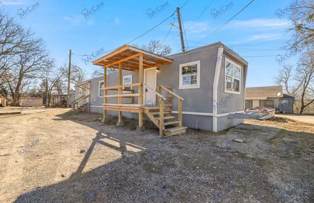 Photo of Spacious 2/1 Mobile Home in Denison!