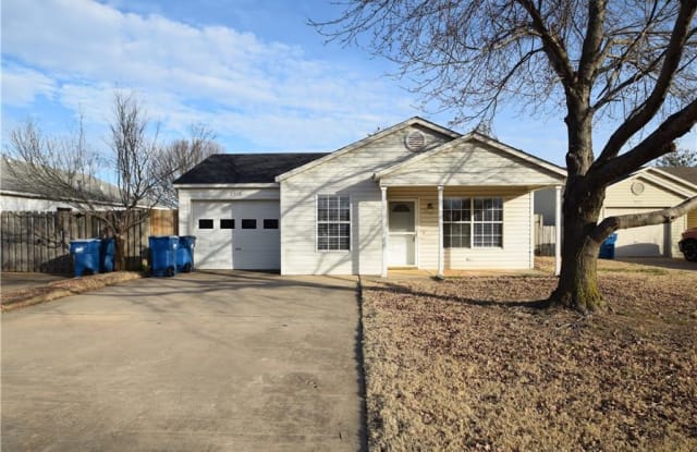 2515 3rd  ST - 2515 Southeast 3rd Street, Bentonville, AR 72712