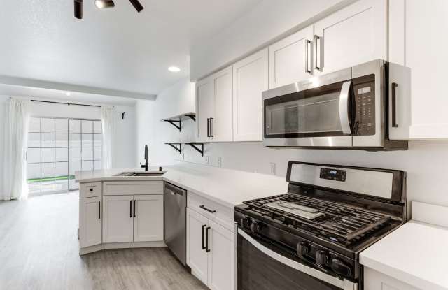 Modern 3-Bed Home in Green Valley – Beautifully Updated!