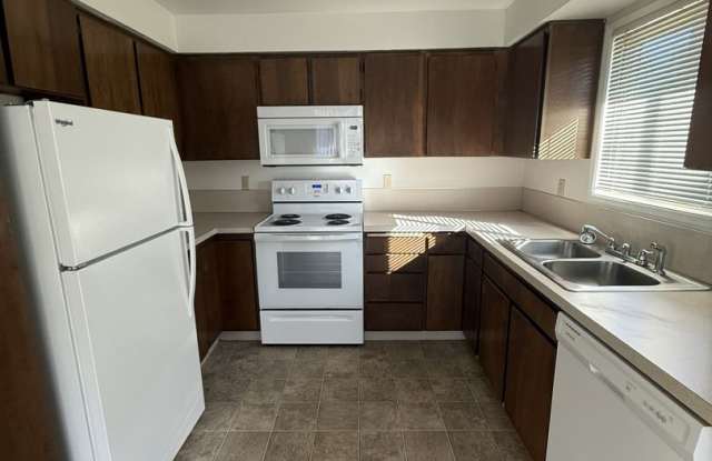 Reduced Rent- 2 Bedroom Condo in South Salem