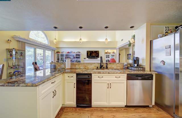 3000 Marble Canyon Pl