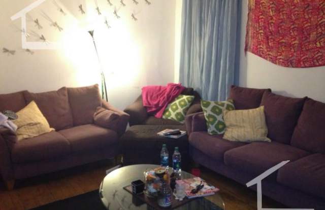 Photo of Great Studio Close to Blue Line and Ferry