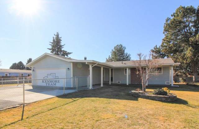 10012 Locust Lane