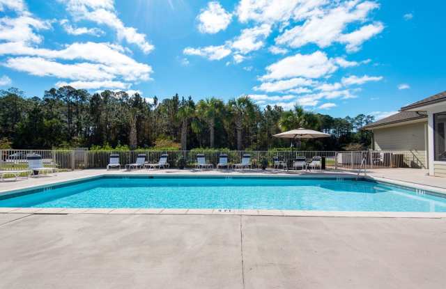 The Residences at Cypress Preserve Beautiful, GROUND FLOOR, 1B/1B Apartment in FWB in Pristine Nature Setting!
