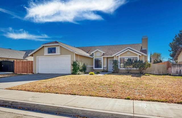 4058 Saddleback Road - 4058 Saddleback Road, Palmdale, CA 93552