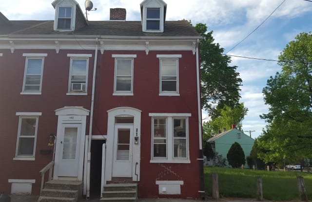 140 E Maple St - 140 West Maple Street, York, PA 17401