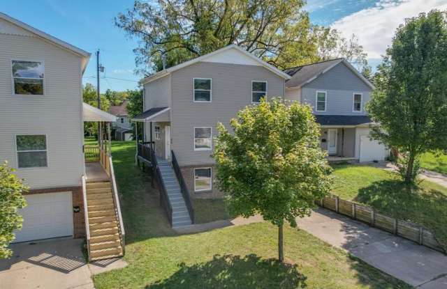 413 Vine St