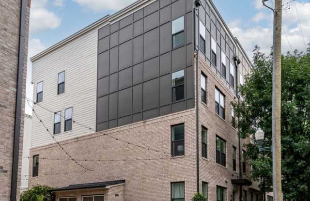 1041 North Lombardy Street