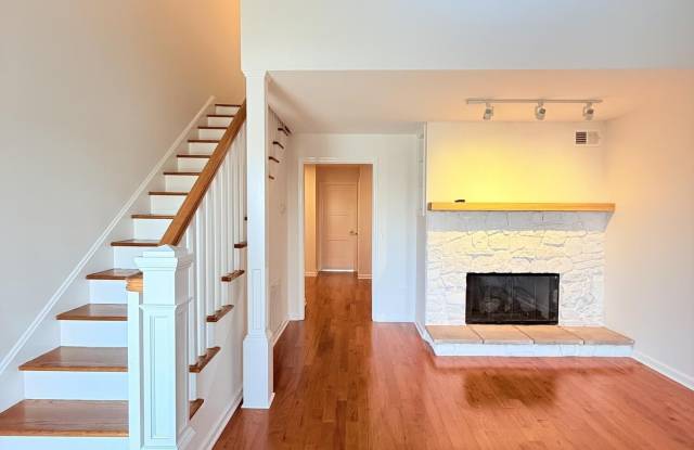 25 Meadow Avenue unit: 64